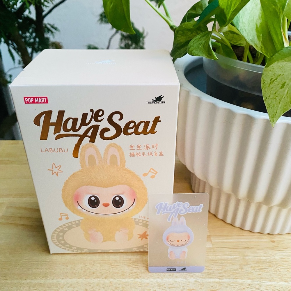 LOW START🌟Pop Mart Labubu 'Have A Seat' - ZIZI